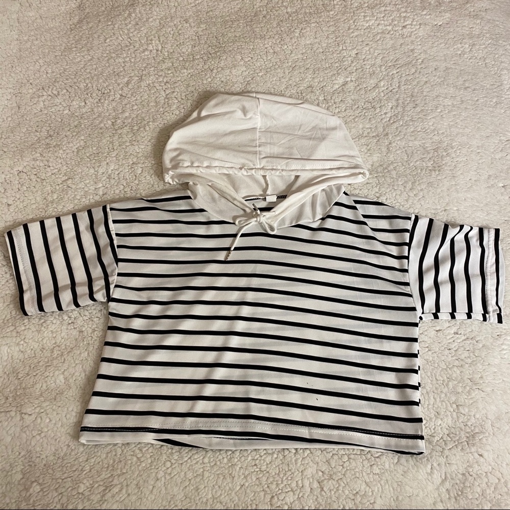 Crop Shirt With Hoddie
